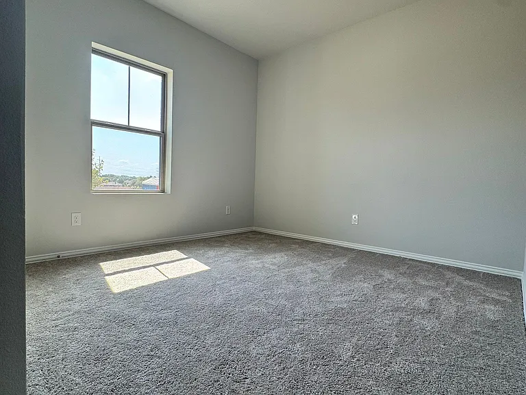 3317 Fortress Way — Photo 3