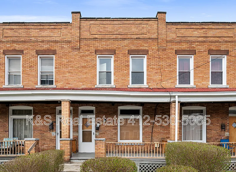 Photo 1 of 18 - 523 Marwood Ave - McKees Rocks, PA Primary Photo - 523 Marwood Ave