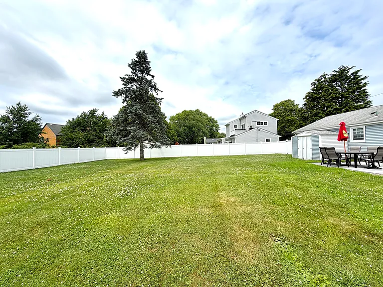 12 Spruce Ave — Photo 22