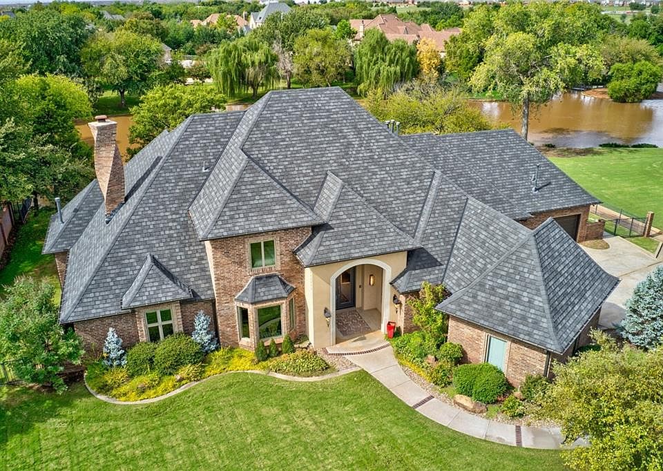 1st image of 18717 Hunter Creek Dr