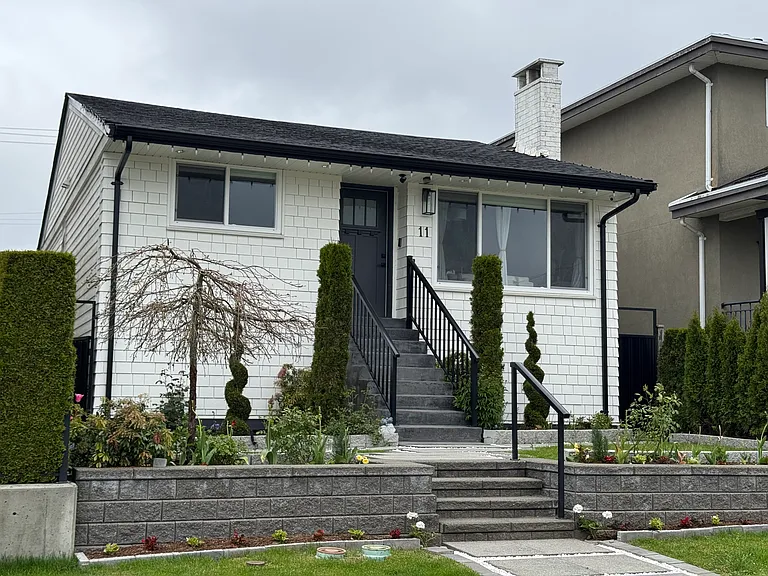 7 Howard Ave N #11 — Photo 2