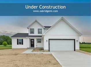 688 Pinewood Dr, Grass Lake, MI