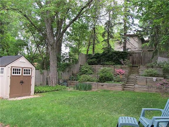 3rd image of 133 Lanford Dr