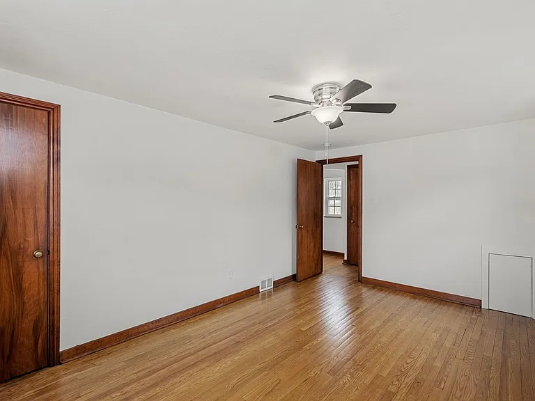 2445 Valera Ave — Photo 16