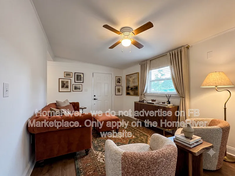 3 bed, 1.5 bath, 1061 sqft, $1,645 — Photo 2