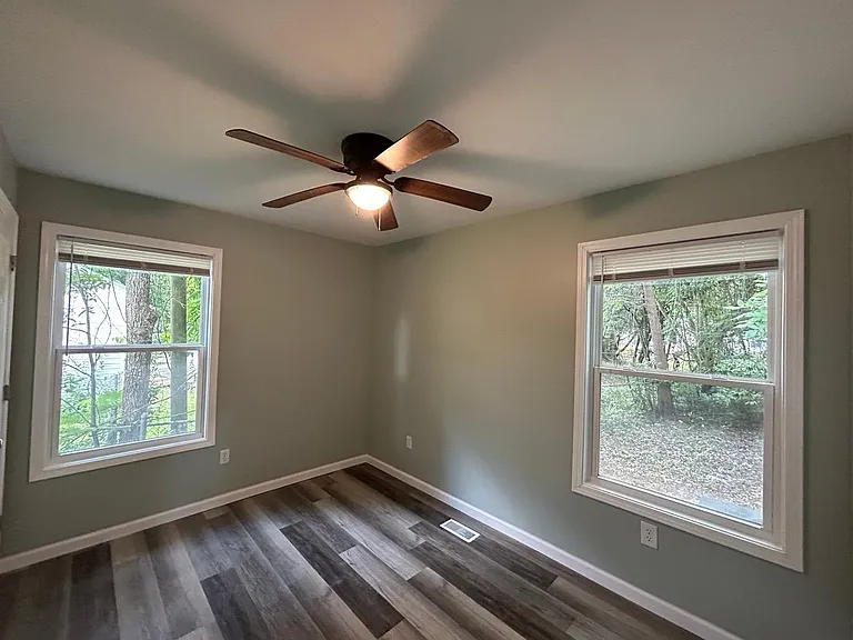106 Bowden Dr — Photo 8