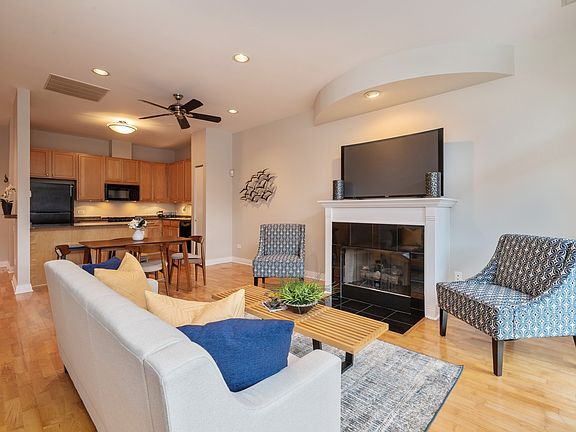 3rd image of 333 N Jefferson St APT 507