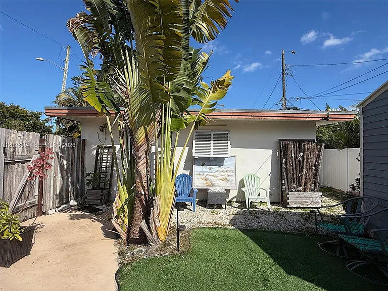 1544 NW 4th Ave — Photo 3