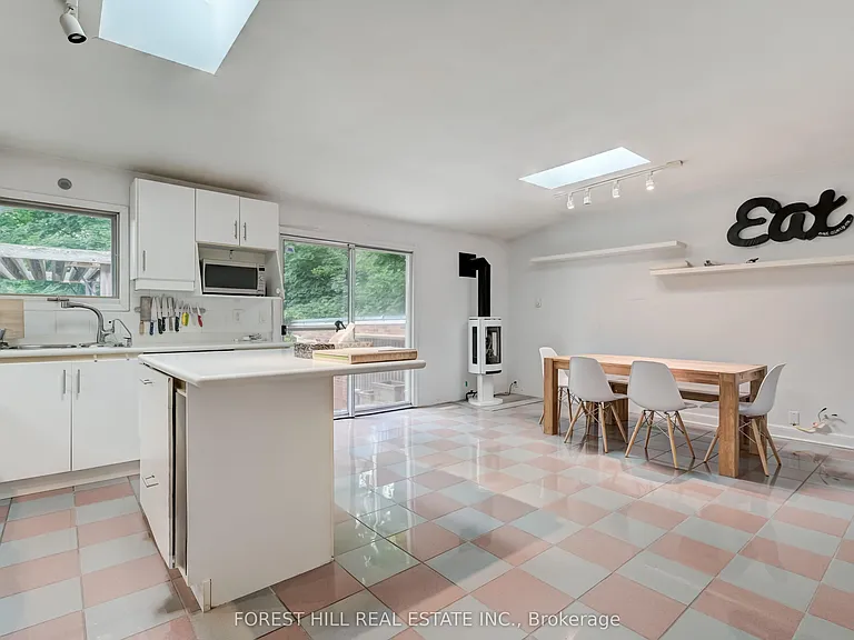 112 Dewbourne Ave — Photo 8