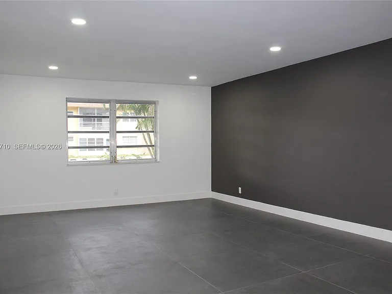 5140 SW 40th Ave #3C — Photo 3