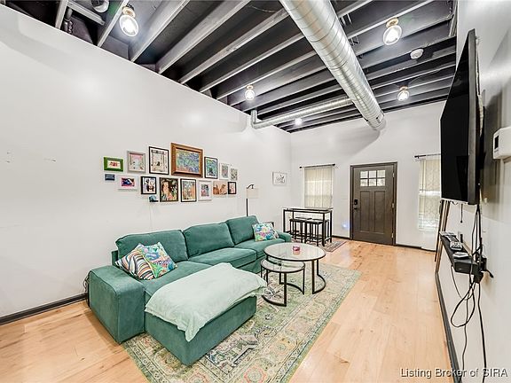 4th image of 719 E 9th Street