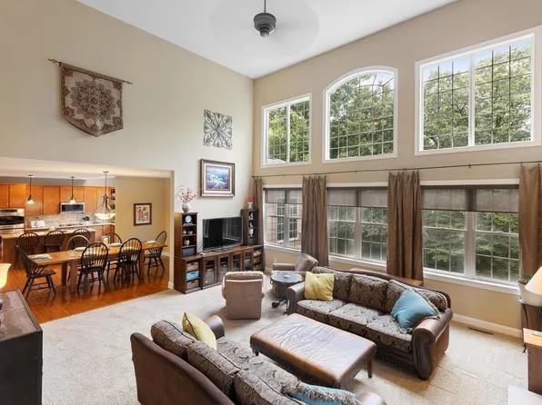 16260 Berens Ct, Shakopee, MN 55379