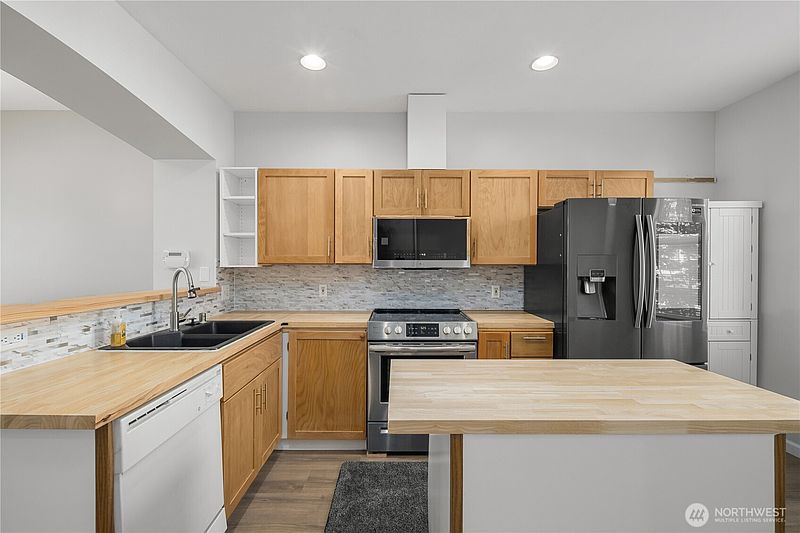 4th image of 6231 S 233rd Street #25-2