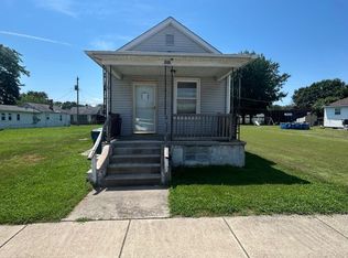 122 S Main St, Wood River, IL 62095