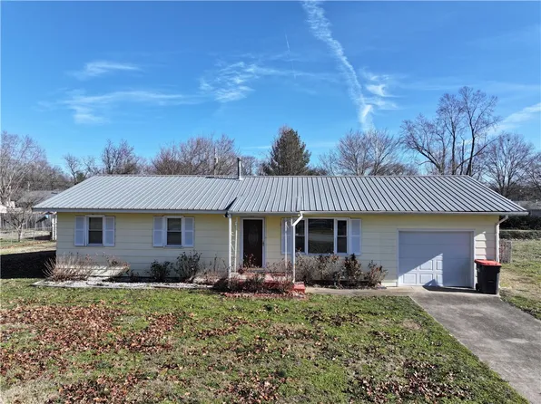 1105 Sapp St, Cassville, MO 65625