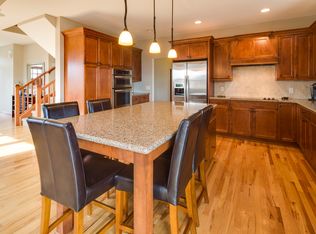 1541 86th Ct E, Inver Grove Heights, MN 55077