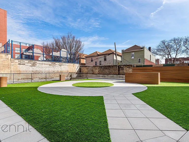 125 Kings Hwy #3E — Photo 15