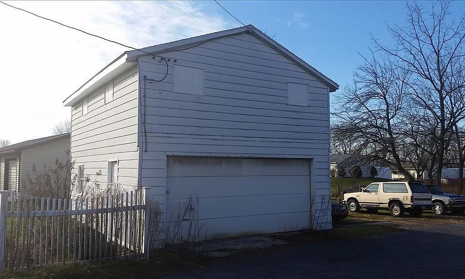 2nd image of 341 S View Rd