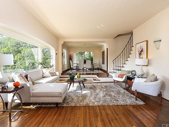 3rd image of 2032 N Las Palmas Ave