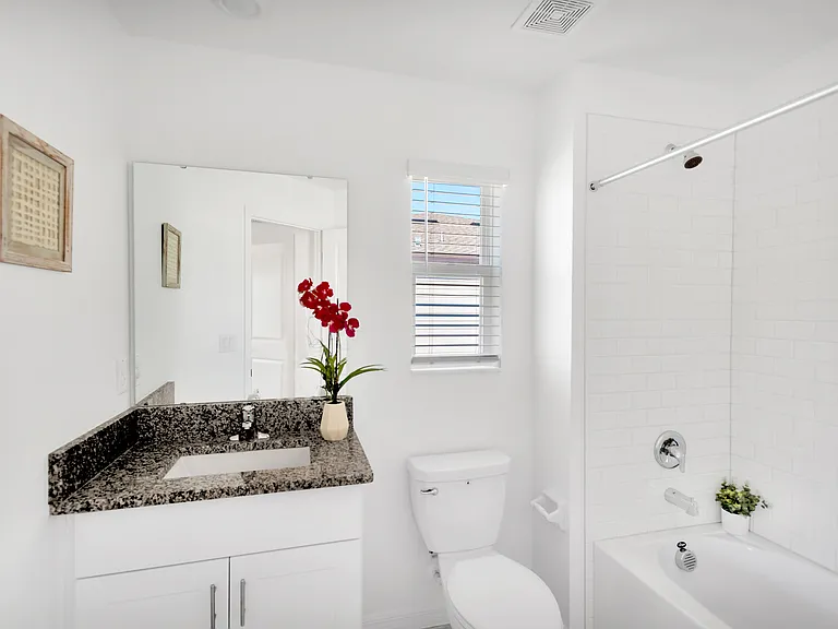 6032 Shiner St — Photo 7