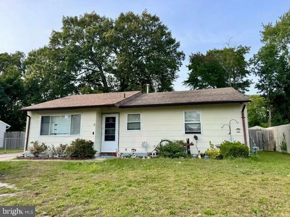 209 Lake Crystalbrook Dr, Little Egg Harbor, NJ 08087