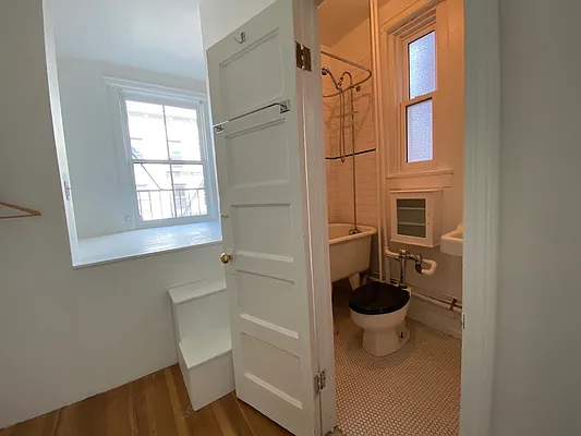 Rented by Krieger Real Estate LLC | media 8