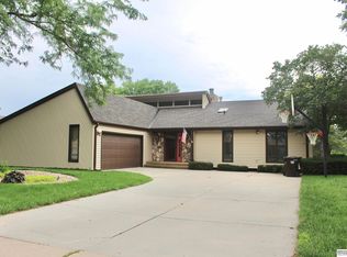 3421 S 76th St, Lincoln, NE 68506