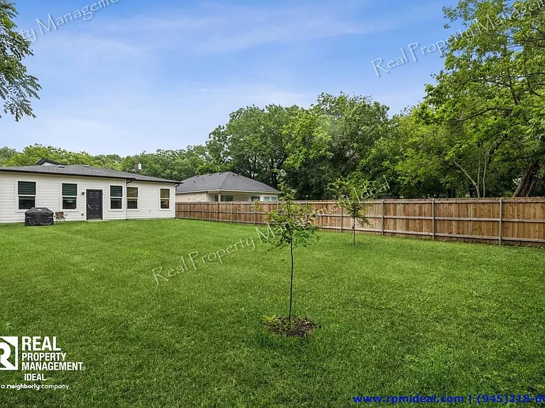 8728 Dunlap St — Photo 19