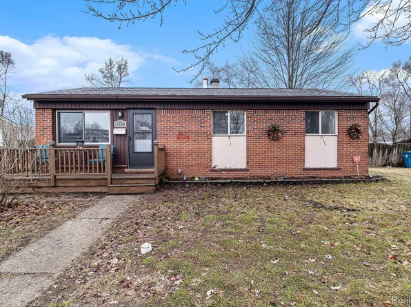 1009 Winifred Dr, Holly, MI 48442