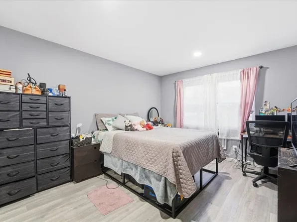 120 32nd Street image 8 of 17