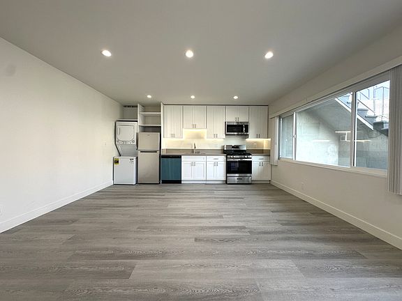 3rd image of 1720 Butler Ave APT 4