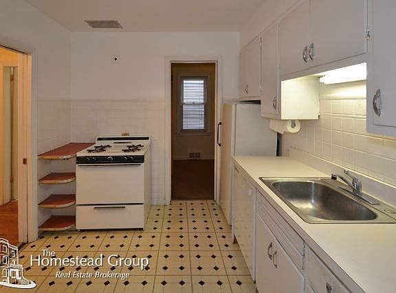 3rd image of 3417 N Seeley Ave #1FRONT