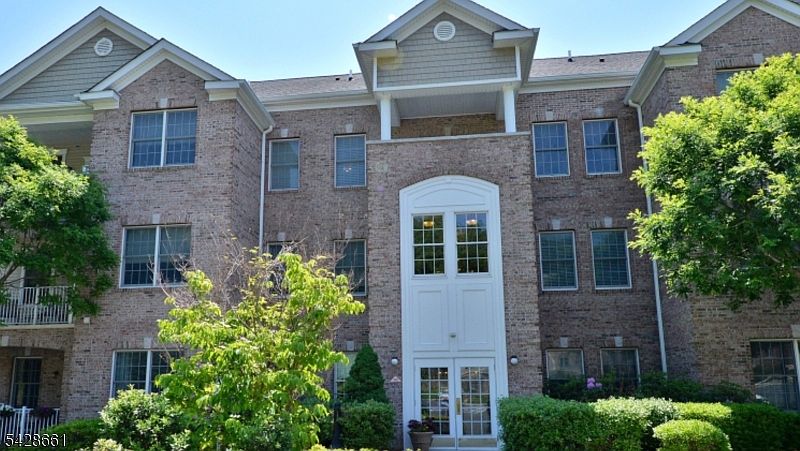1st image of 15 Zachary Way #9615