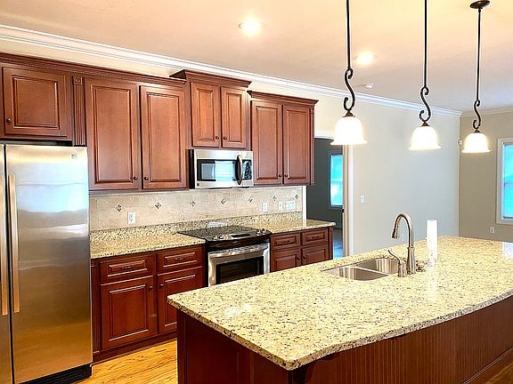 4th image of 9364 Leyland Dr