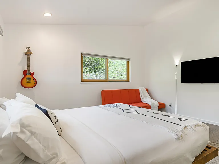 11345 Pacific View Dr — Photo 33