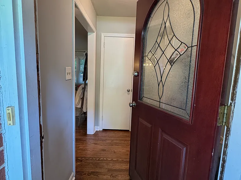 2571 Warwick Cir — Photo 6