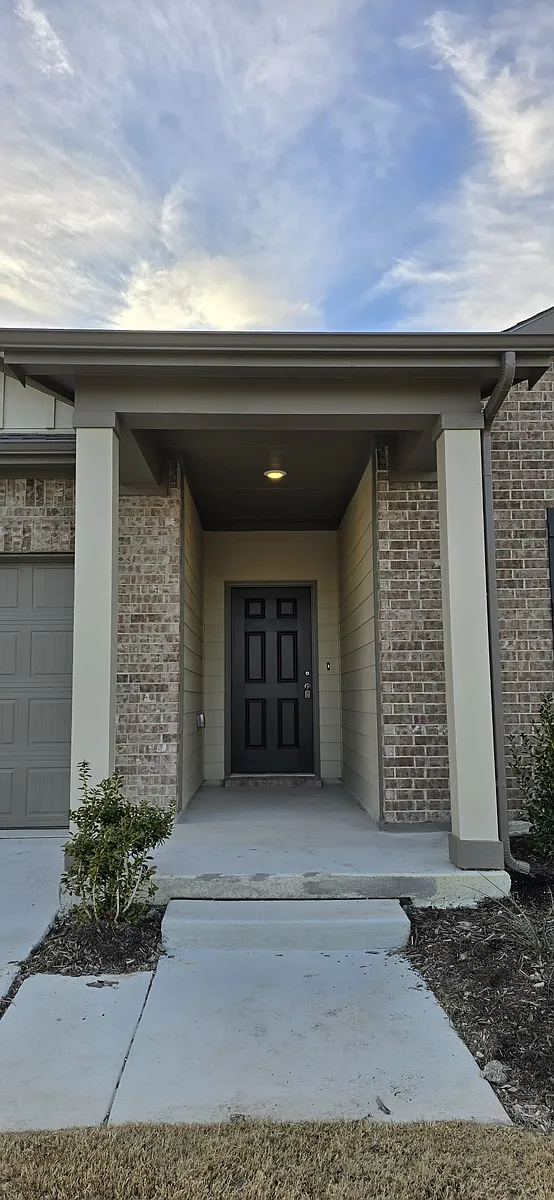 Building Photo - 12641 Ranch Rd