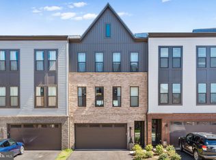 2671 Jetstream Rd, Herndon, VA 20171