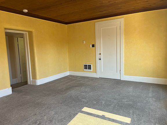 5th image of 1435 SW Hall St