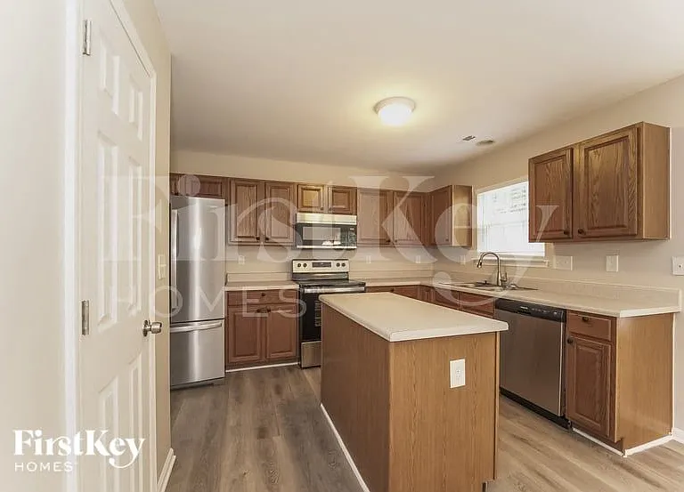 4615 Canipe Dr — Photo 6