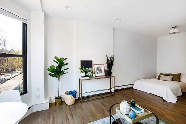 Rented by Compass | media 18