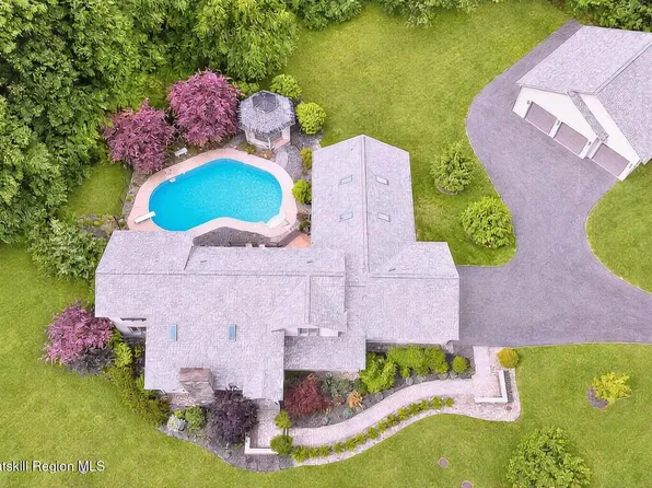 1 Rainbow Way, Ballston, NY 12020