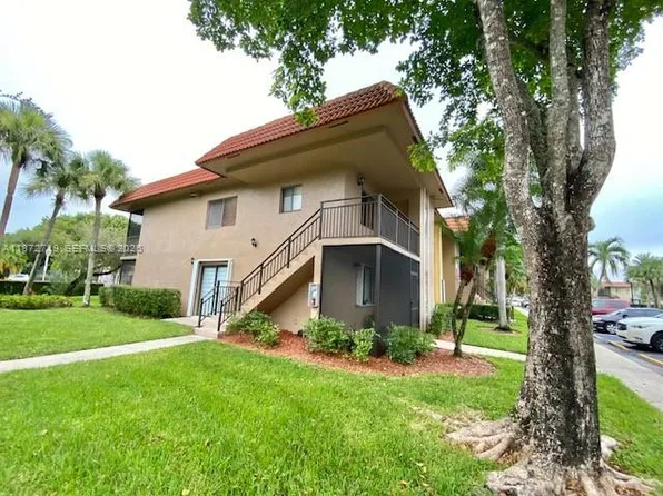 437 Lakeview Dr APT 201, Weston, FL 33326