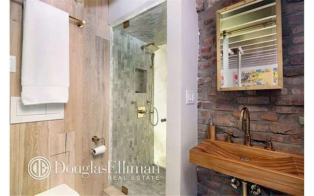 Sold by Douglas Elliman | media 21