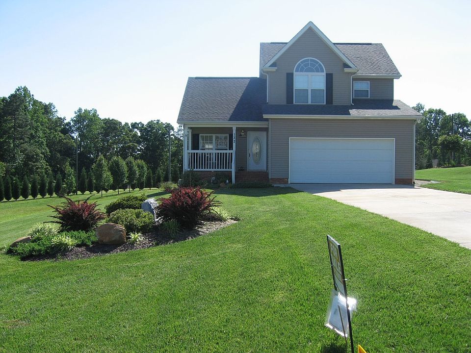 1st image of 132 Creekwood Dr