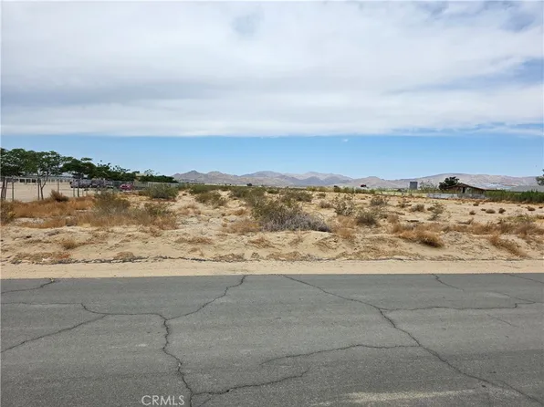 500 Locust Ave, Lucerne Valley, CA 92356