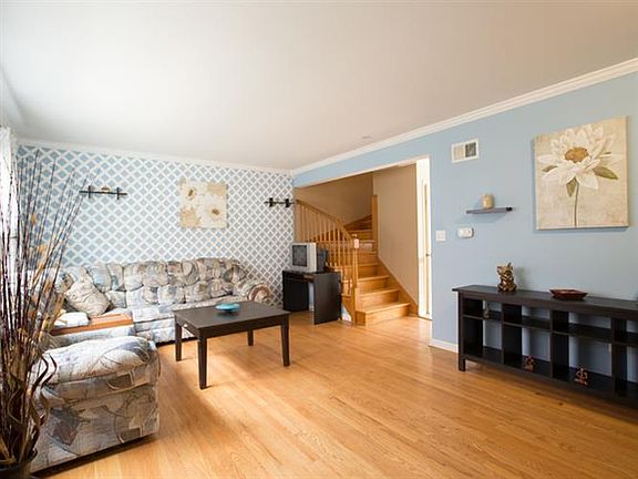 3rd image of 4550 N Milwaukee Ave APT M