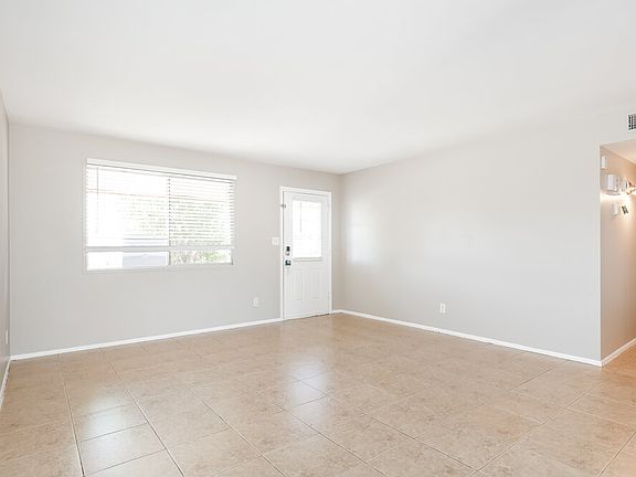 3rd image of 3039 S Kenneth Pl