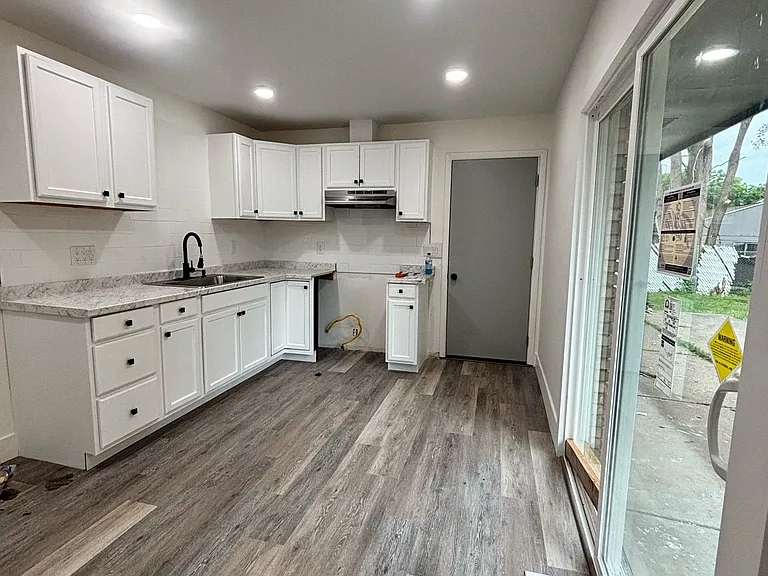 1015 Furman St — Photo 1