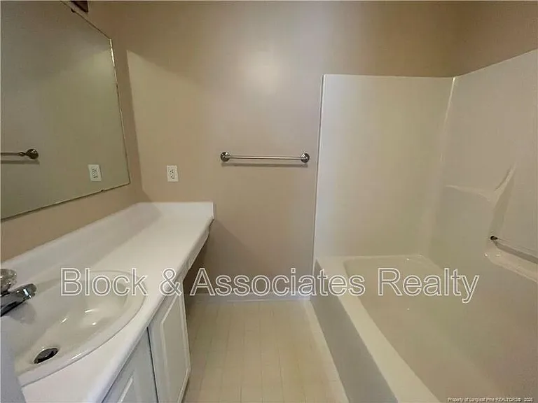 5097 Meadowland Ct — Photo 9